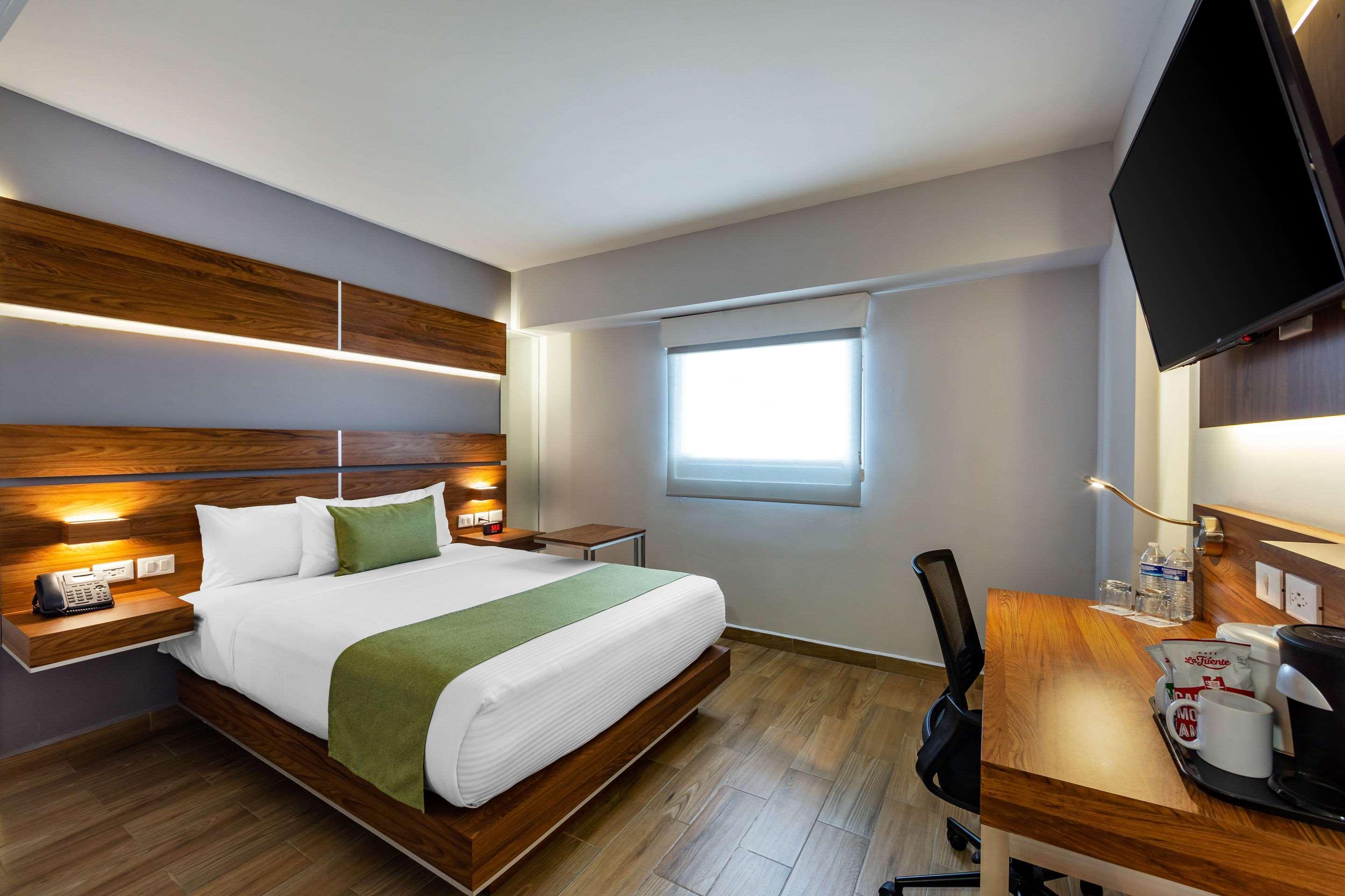 Sleep Inn Tijuana Exterior photo