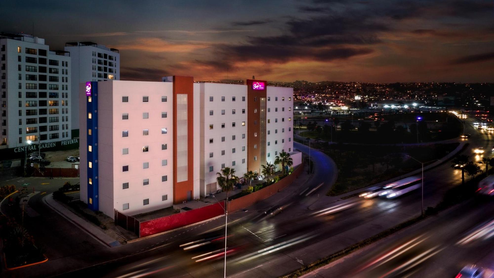 Sleep Inn Tijuana Exterior photo